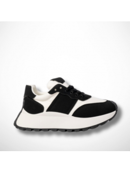 Biało - czarne buty...