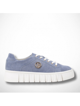 Niebieskie buty sportowe...