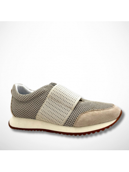 Beżowe buty sportowe...