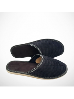 Czarne kapcie męskie domowe...