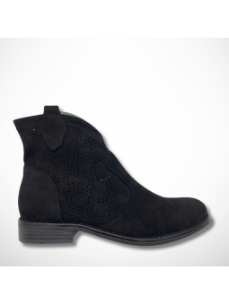 Czarne botki wiosenne...