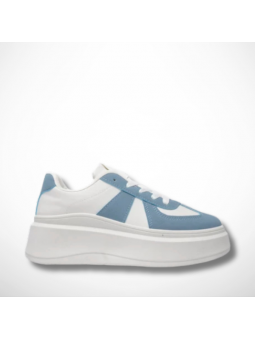 Niebieski buty sportowe...