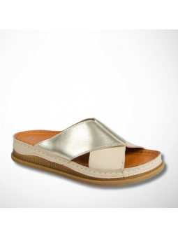 Złote klapki damskie...