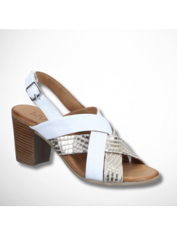 Białe sandały skórzane na...