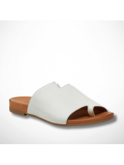 Białe klapki damskie...