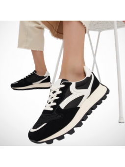 Czarne buty sportowe...