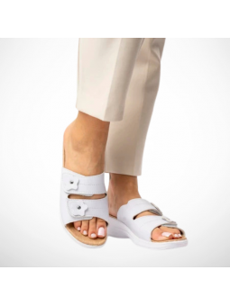 Białe klapki damskie z eko...