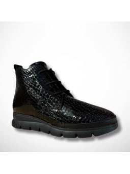 Czarne skórzane botki...