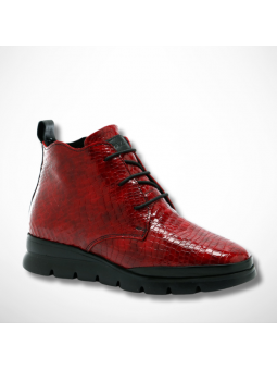 Czerwone skórzane botki...