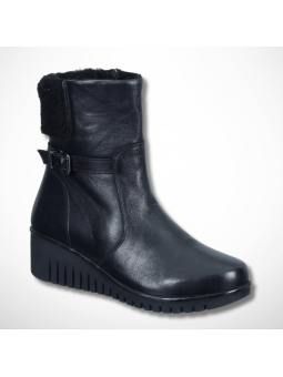 Czarne skórzane botki...