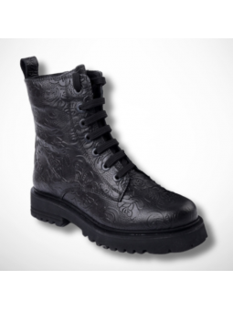 Czarne skórzane botki...