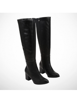 Czarne kozaki z eko skóry...