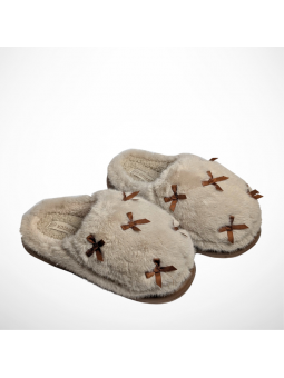 Beżowe futrzane kapcie...