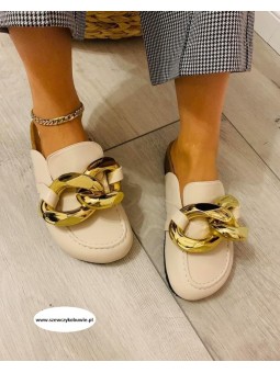 Beżowe klapki z pełnym...