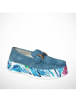 Niebieskie mokasyny...