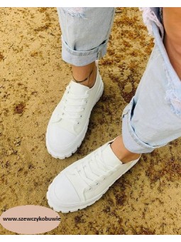 Białe trampki na platformie...