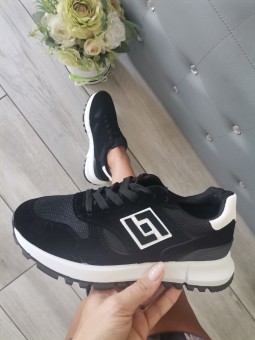 Czarne obuwie sportowe z...