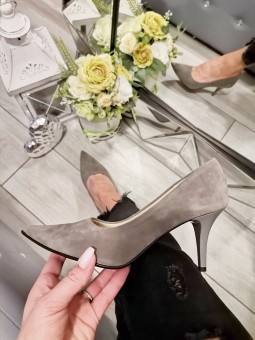 Klasyczne szpilki damskie w...