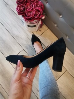 Granatowe czółenka na...