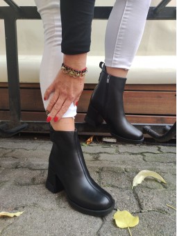 Czarne botki damskie na...