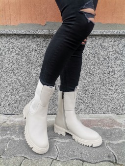 Beżowe botki damskie...