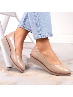 Beżowe półbuty damskie...