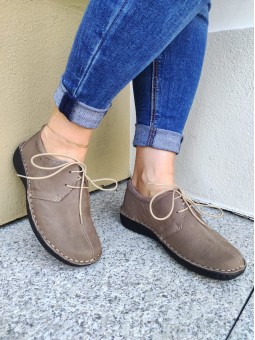 Beżowe półbuty damskie...