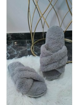 Szare kapcie futerkowe z...