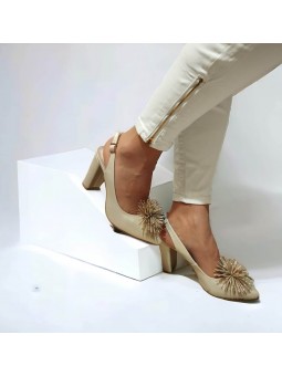 Złote czółenka skórzane na...