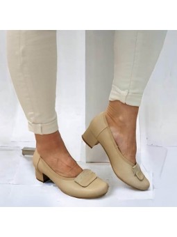 Beżowe czółenka damskie na...