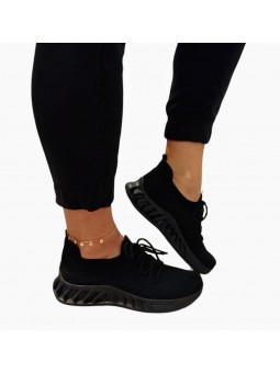 Czarne buty sportowe...