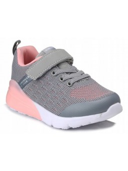 Szare buty sportowe...