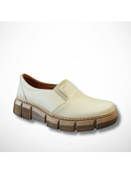 Beżowe półbuty damskie...