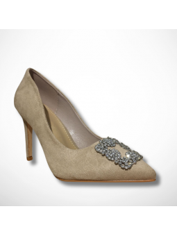 Beżowe zamszowe szpilki z...